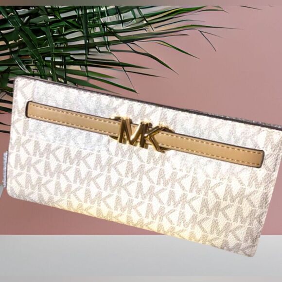 MICHAEL KORS SIGNATURE LAPTOP TOTE COLOR BLOCK AND WALLET SET - Picture 3 of 11